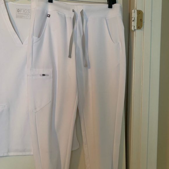 White figs scrub set medium - Picture 3 of 7